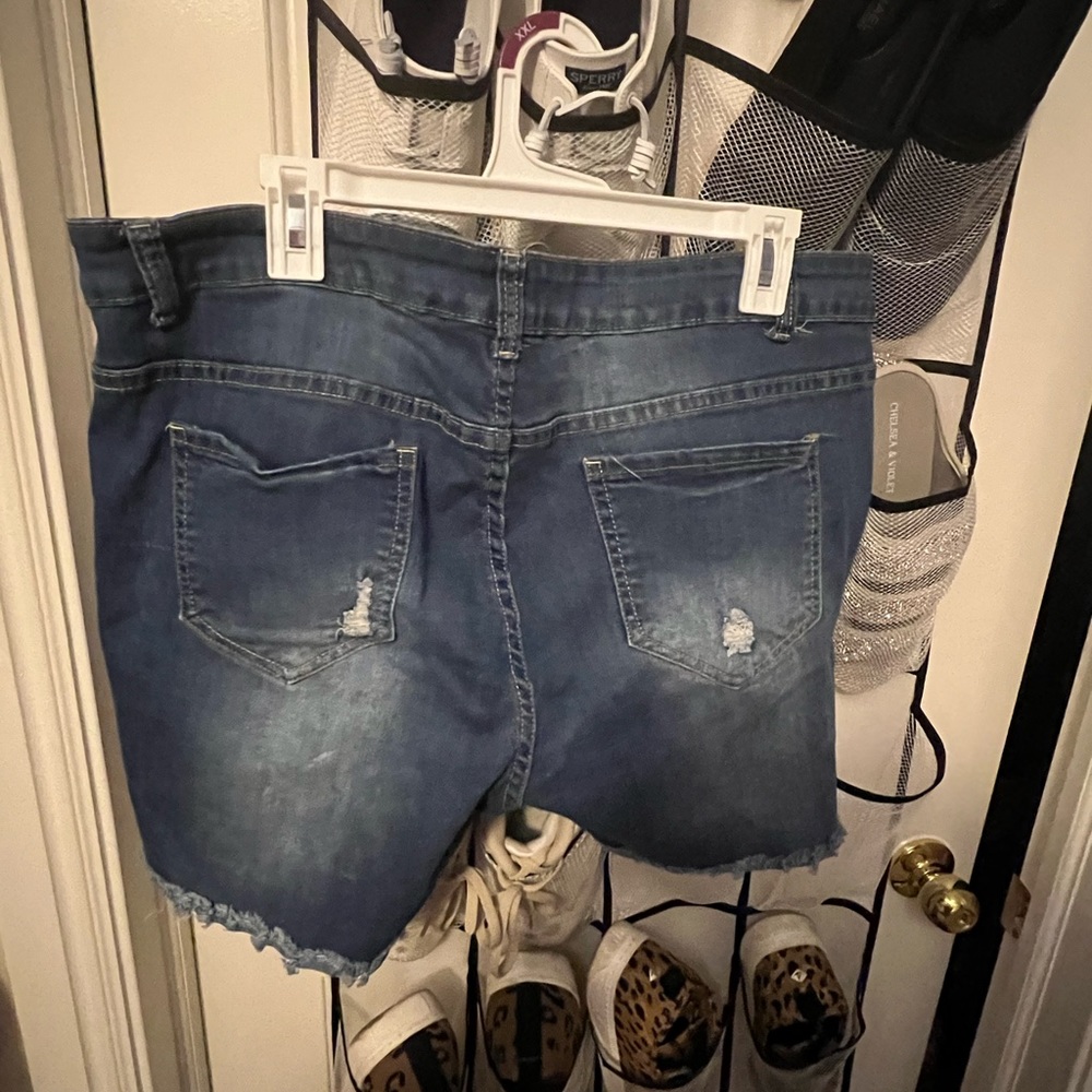 Size 18 distressed jean shorts